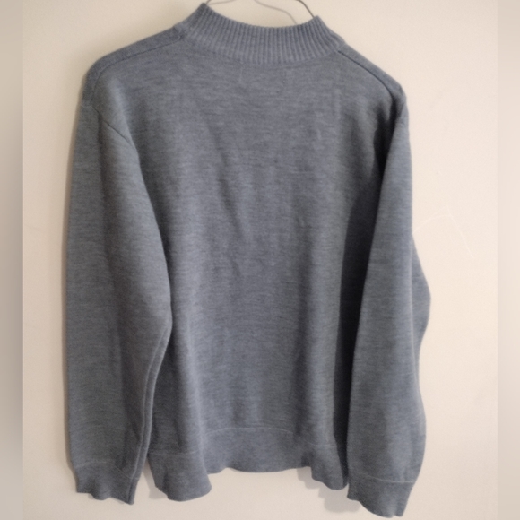 Men's Sweater - Picture 2 of 6